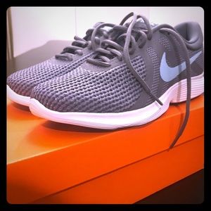 Nike Revolution 4 Running Shoes